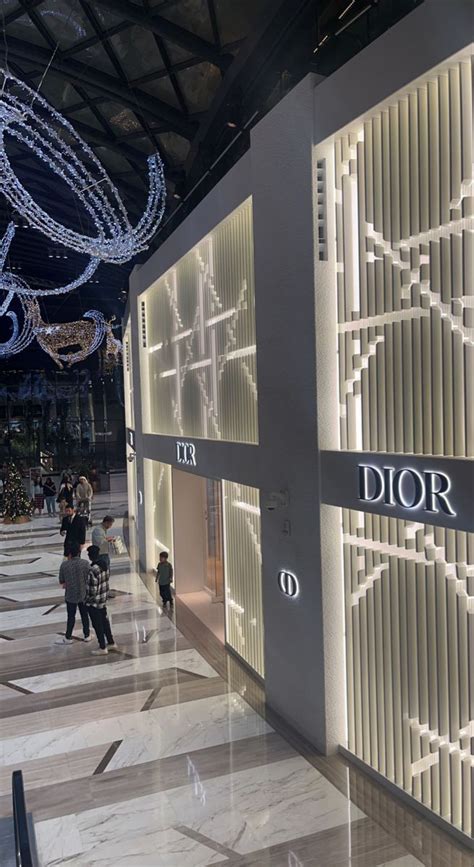 dior abu dhabi.